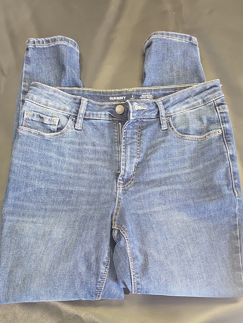 Old Navy Women’s Skinny Jeans in Medium Blue Wash